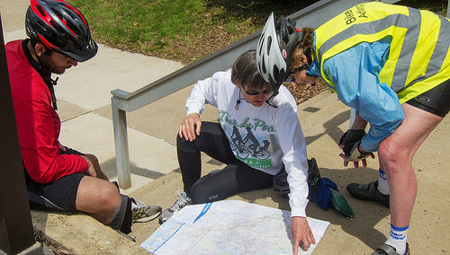 Tour de bibs 2014 consulting the map